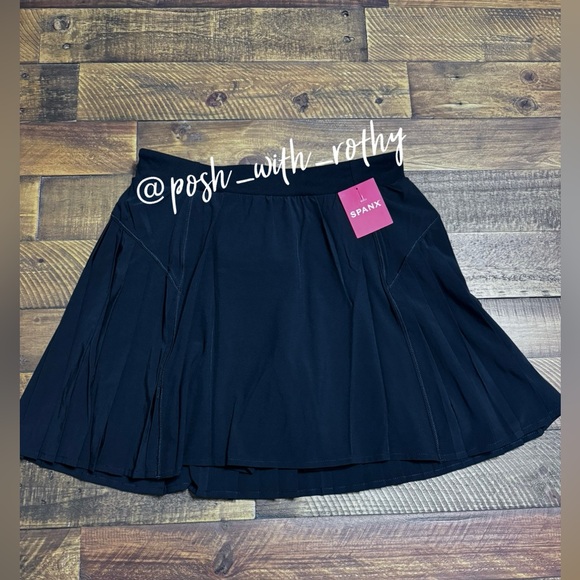 Spanx Booty Boost Pleated 14” Skort, NWT - Picture 2 of 10